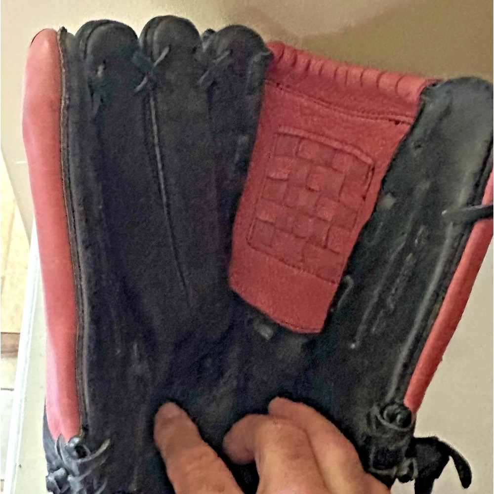 Wilson Softball Glove Womens A0562 13" Fastpitch  Left Hand Throw Tempest - Picture 4 of 10